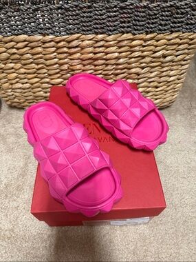 Valentino slides